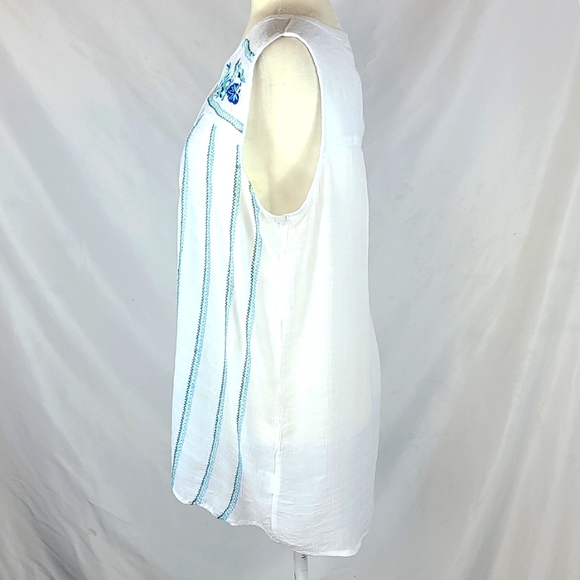 Tanzara Embroidered Blouse - Picture 6 of 11